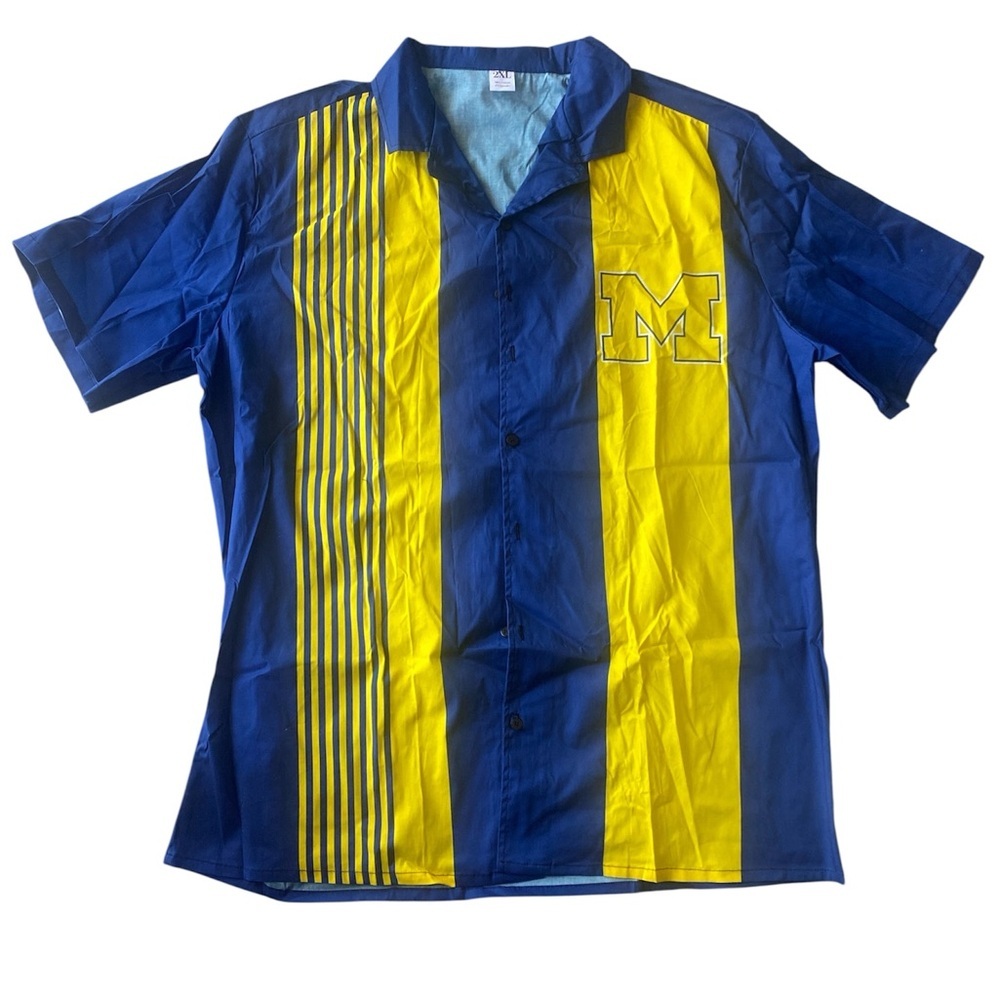 NWOT Michigan Wolverines Button-down 2XL Q87